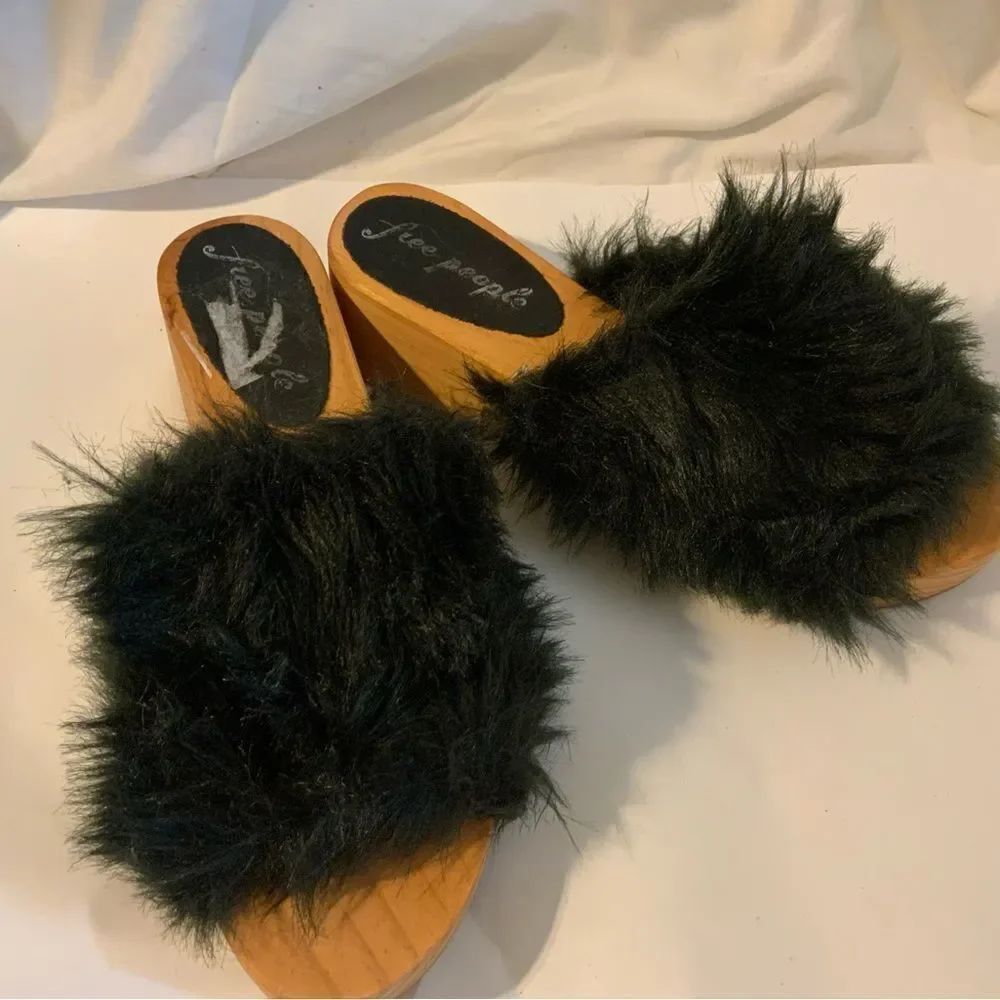 New Free People - Faux Fur Sonnet Clog - Black women’s Size 38  $138